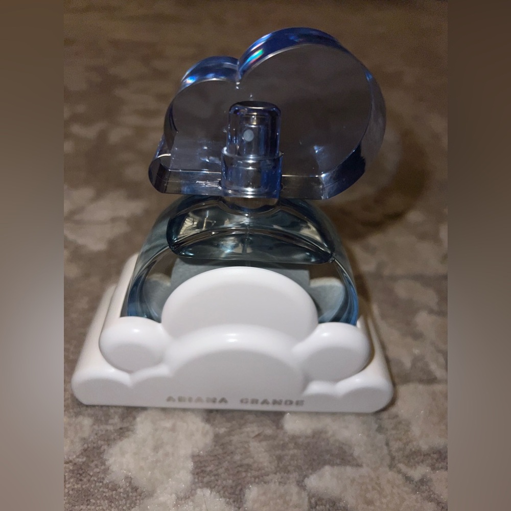 Ariana grande cloud perfume 3.4 oz🤍🥥